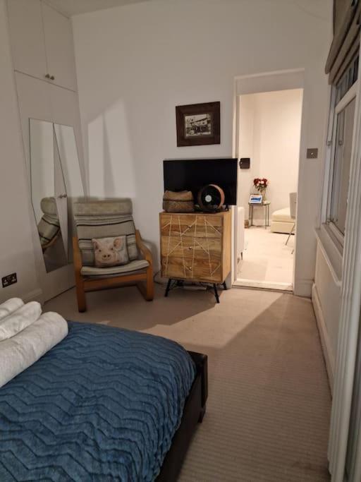 Quintessentially 'London' Flat Exterior photo
